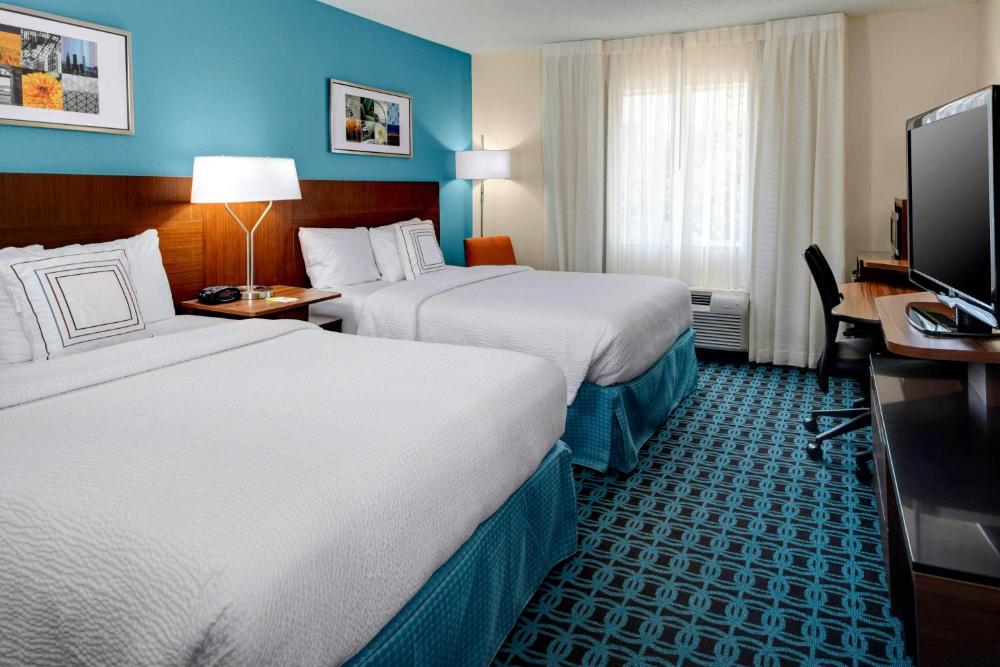 Queen Room with Two Queen Beds interior